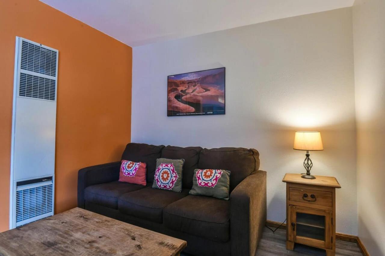 Cozy Adventure Pad Near Downtown - Rose Tree 2 Βίλα Moab Εξωτερικό φωτογραφία